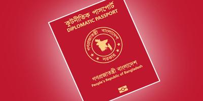 শেখ হাসিনার পাসপোর্ট বাতিল, ভারতে অবস্থান নিয়ে জটিলতার শঙ্কা